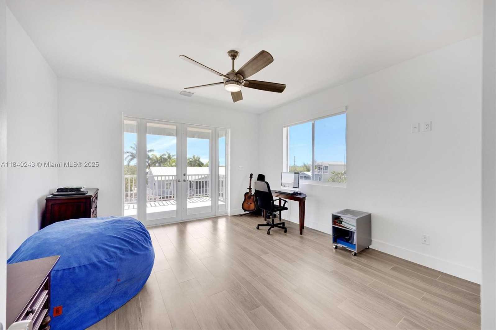 Small Image of 142 PEG LEG LN, Lower Keys Number 68