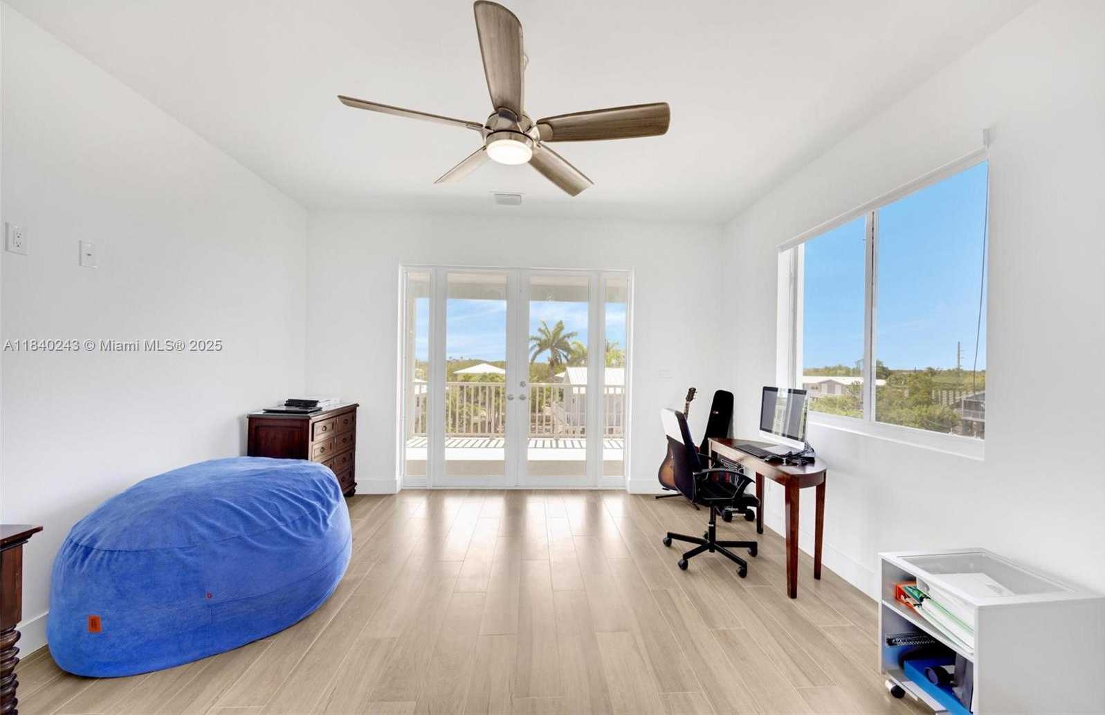 Small Image of 142 PEG LEG LN, Lower Keys Number 71