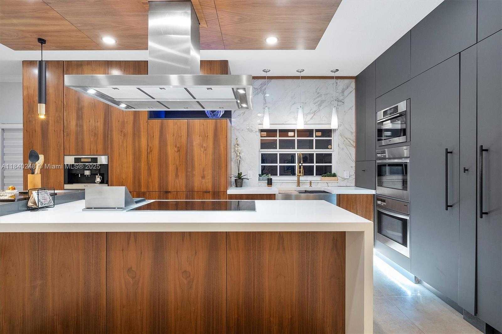 Small Image of 6478 NORTH WEST 113TH PL, Doral Number 22