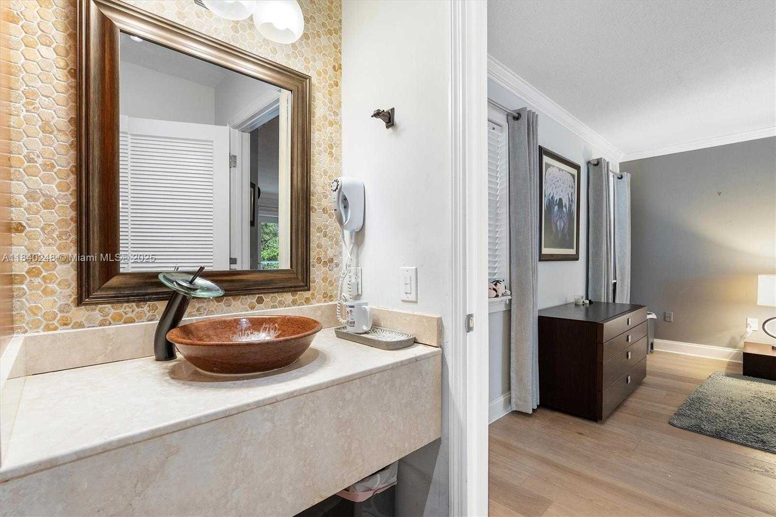 Small Image of 6478 NORTH WEST 113TH PL, Doral Number 36