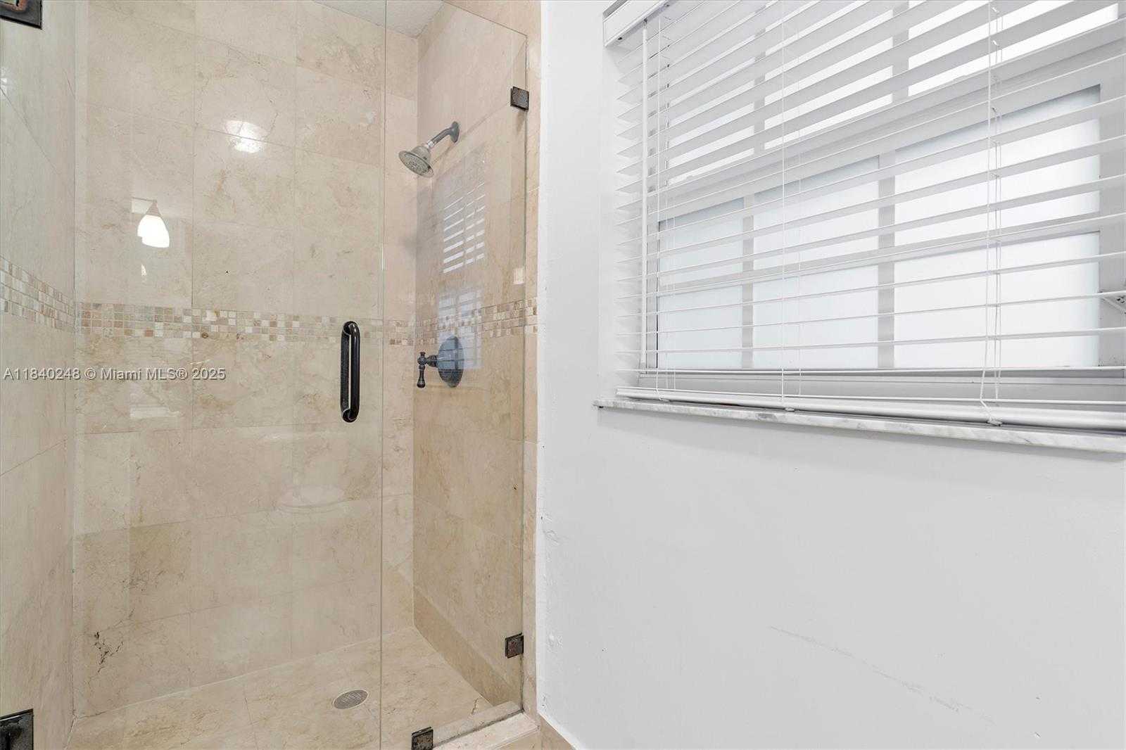 Small Image of 6478 NORTH WEST 113TH PL, Doral Number 44