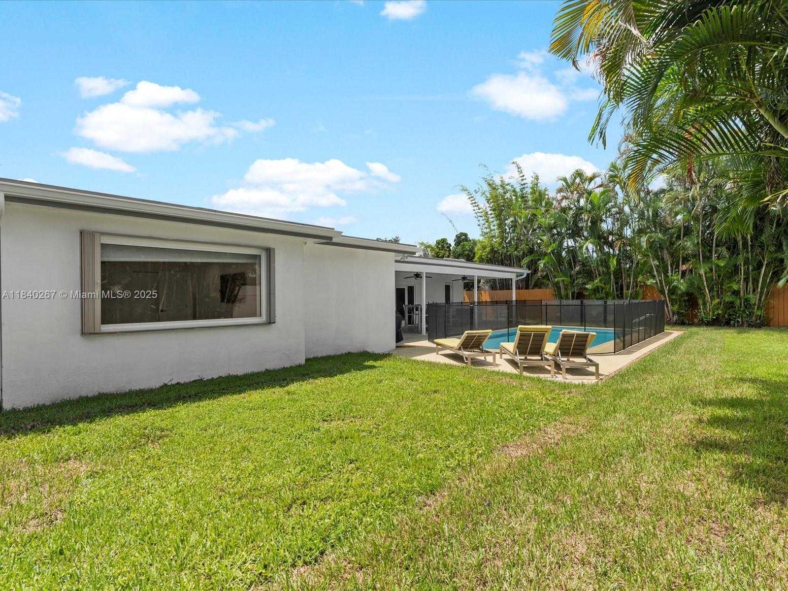 Small Image of 3721 NORTH 55TH AVE, Hollywood Number 20