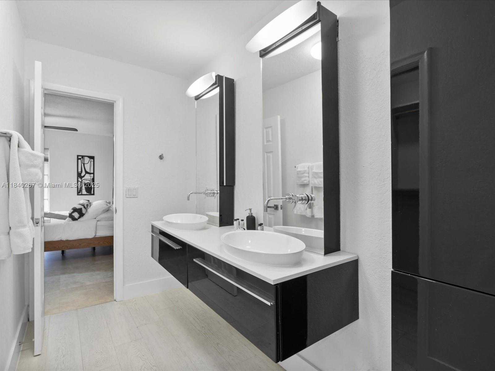 Small Image of 3721 NORTH 55TH AVE, Hollywood Number 30