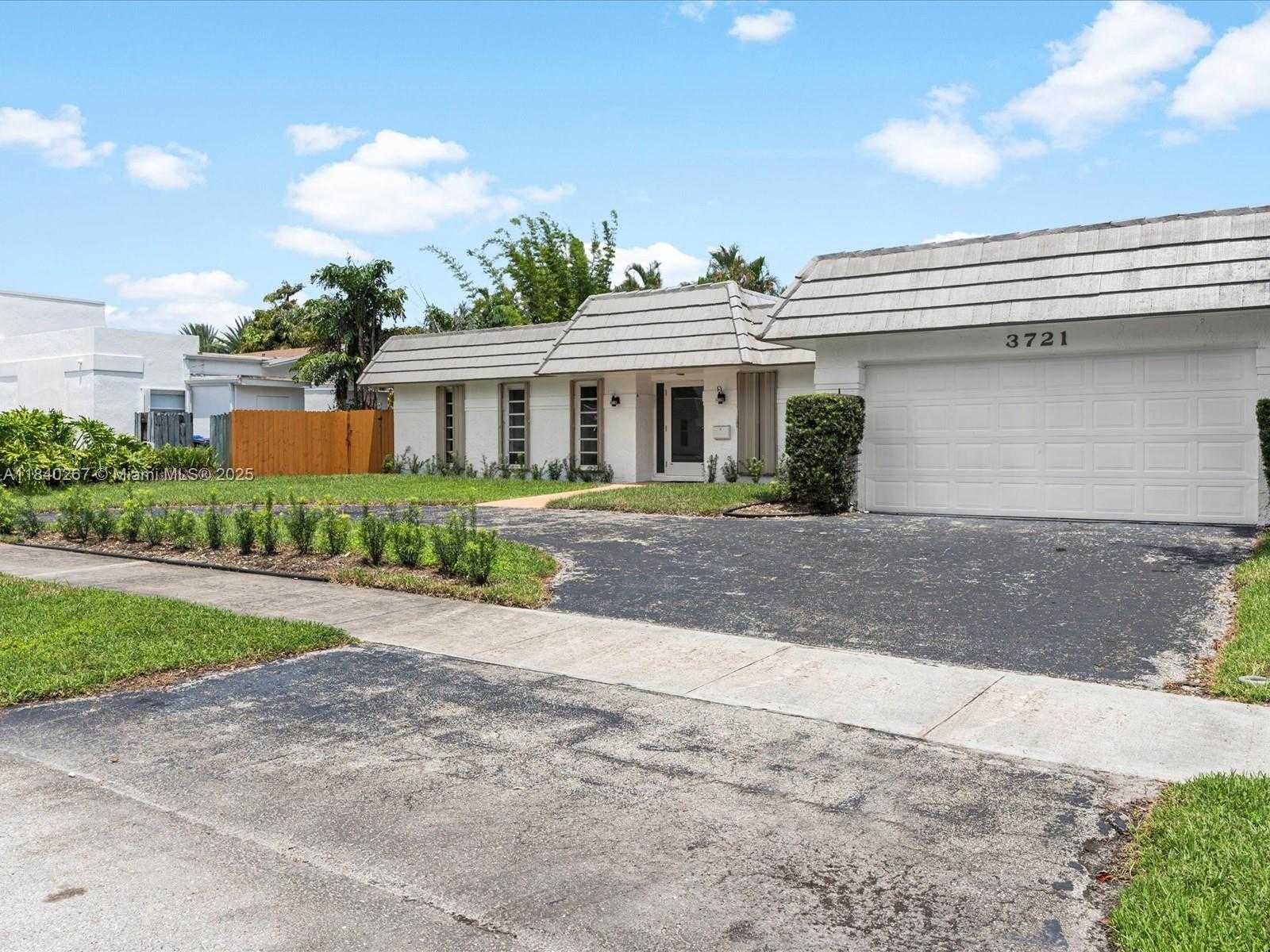 Small Image of 3721 NORTH 55TH AVE, Hollywood Number 5