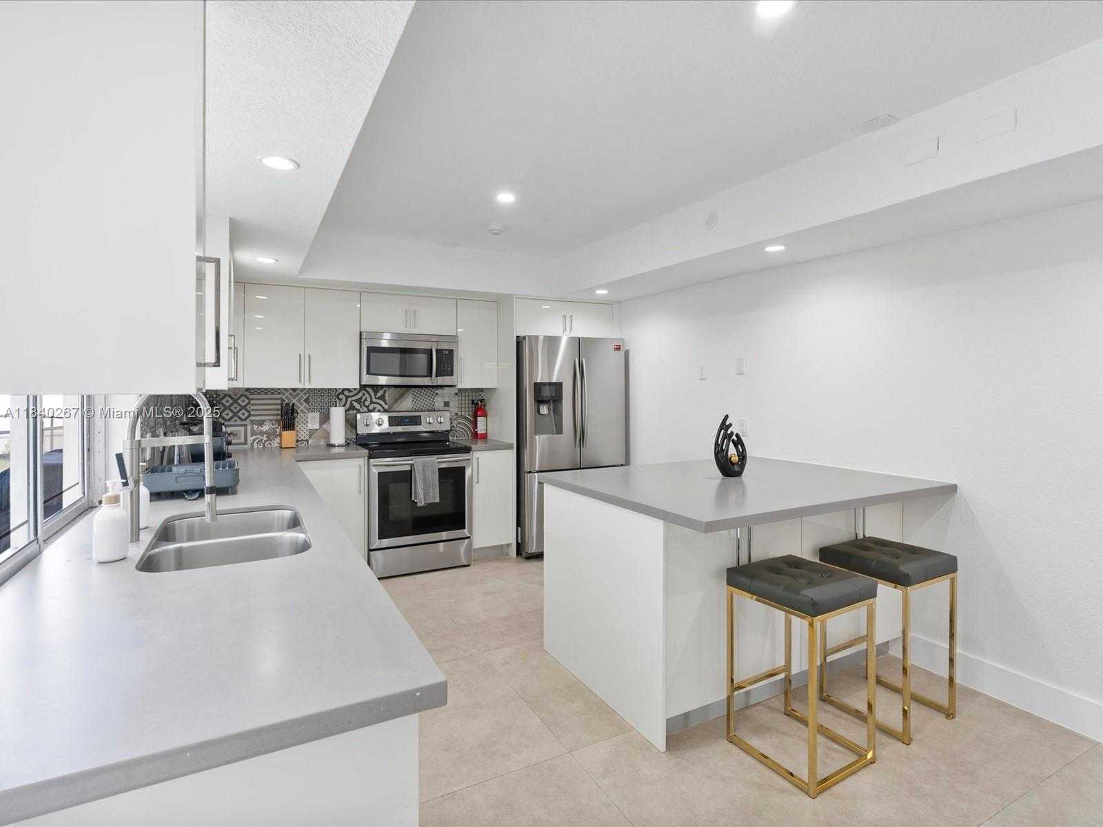Small Image of 3721 NORTH 55TH AVE, Hollywood Number 8