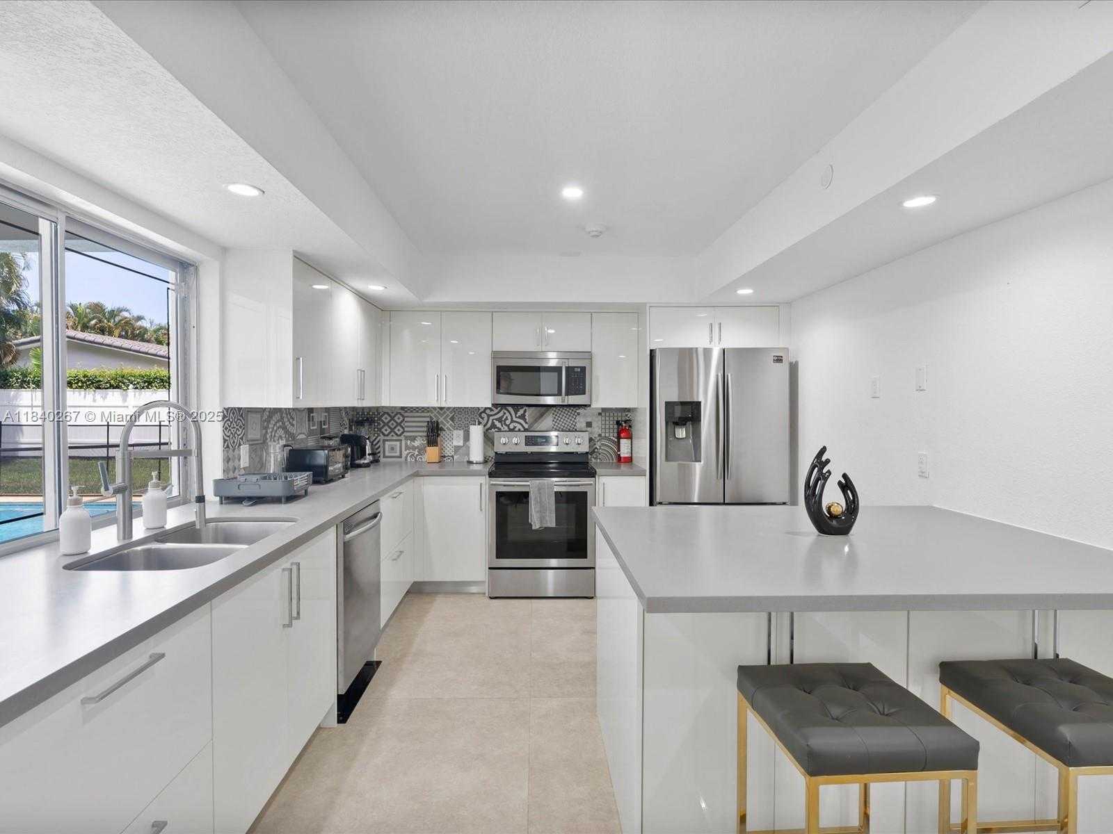 Small Image of 3721 NORTH 55TH AVE, Hollywood Number 9