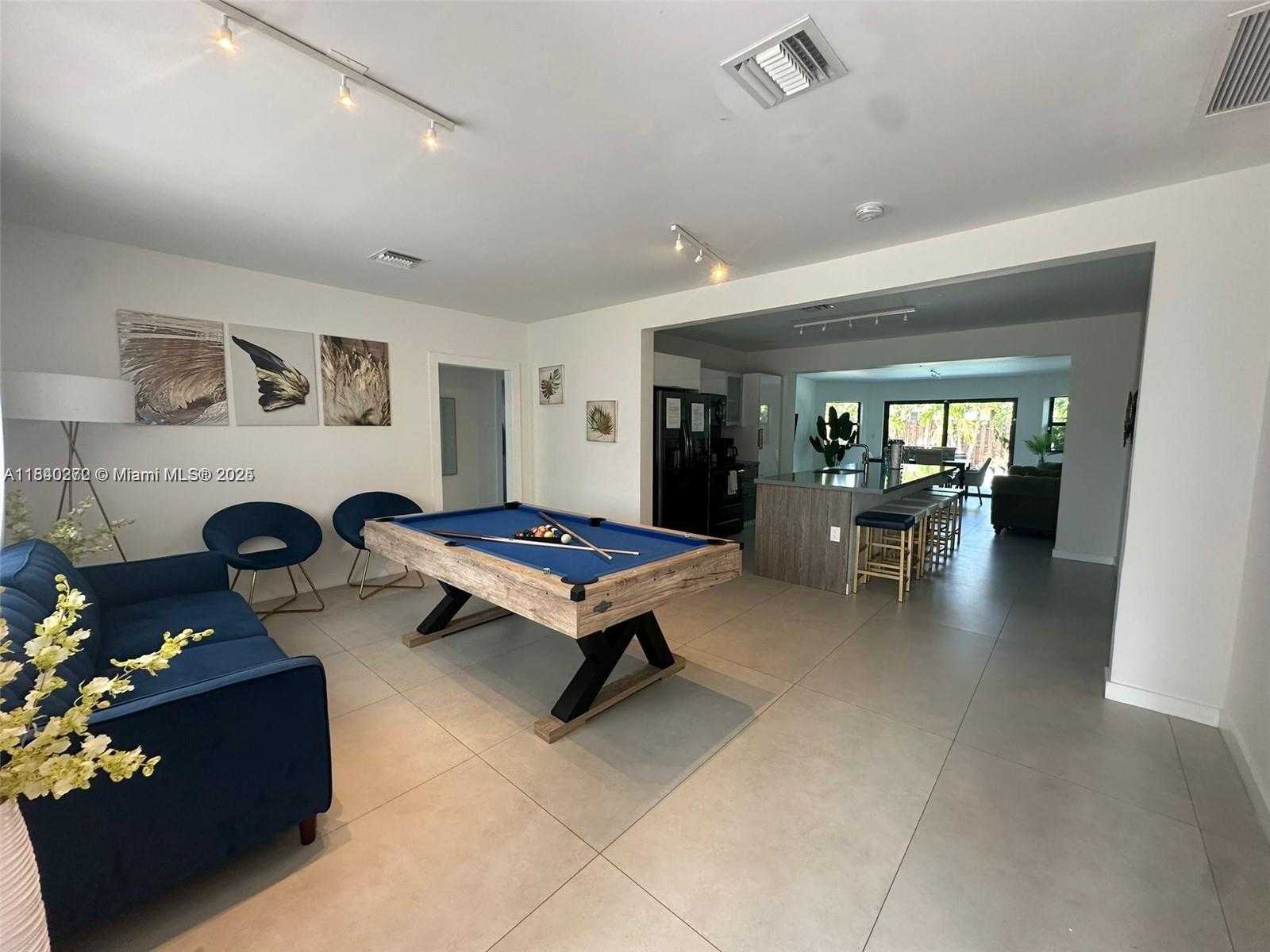 Small Image of 7532 HISPANOLA AVE, North Bay Village Number 2