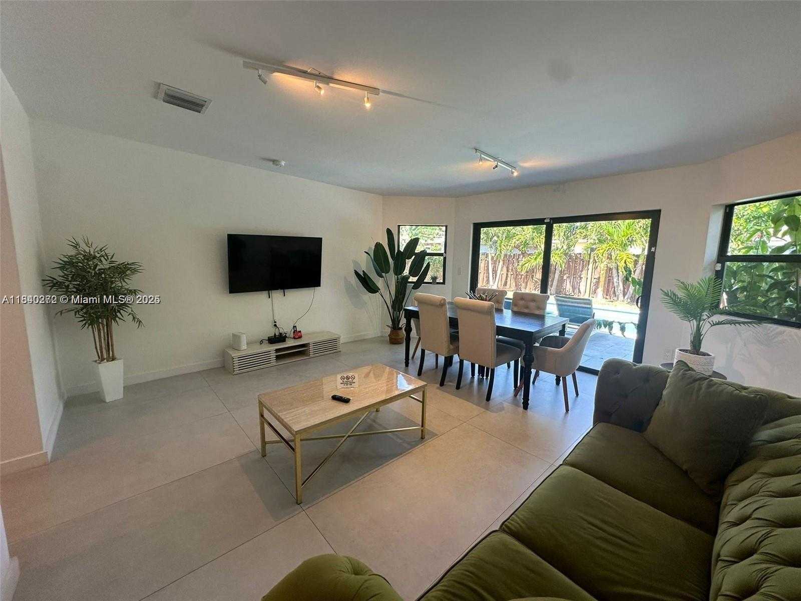 Small Image of 7532 HISPANOLA AVE, North Bay Village Number 23