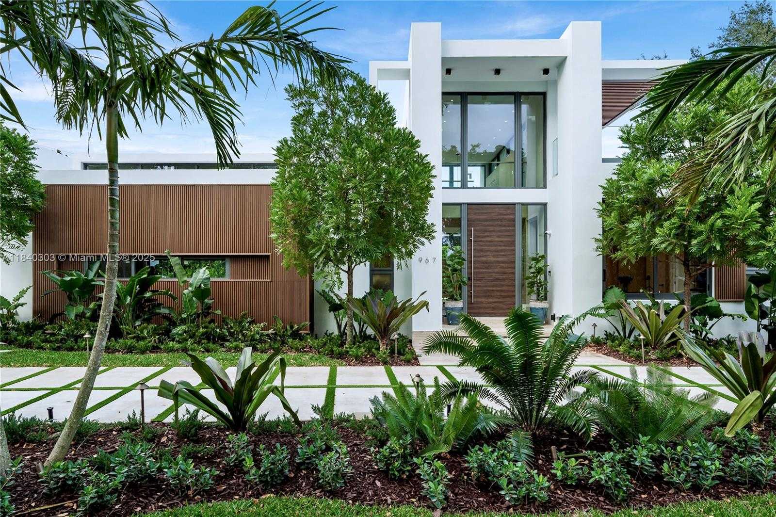 Small Image of 967 NORTH EAST 117TH ST, Biscayne Park Number 30