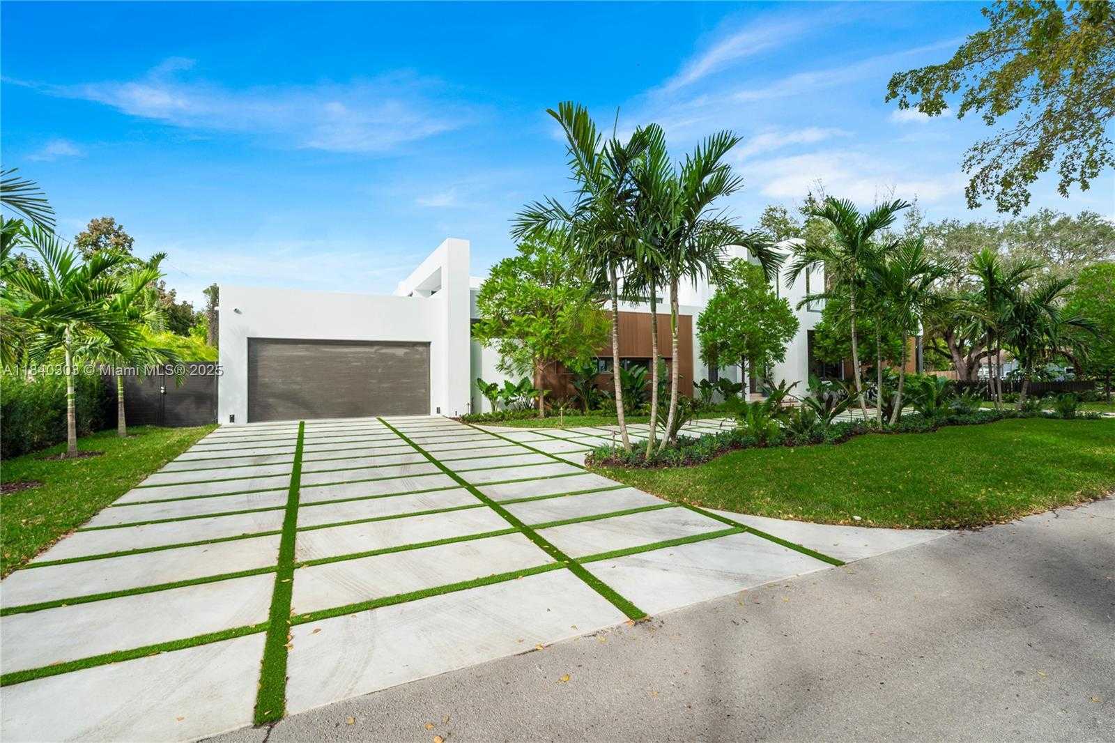Small Image of 967 NORTH EAST 117TH ST, Biscayne Park Number 58