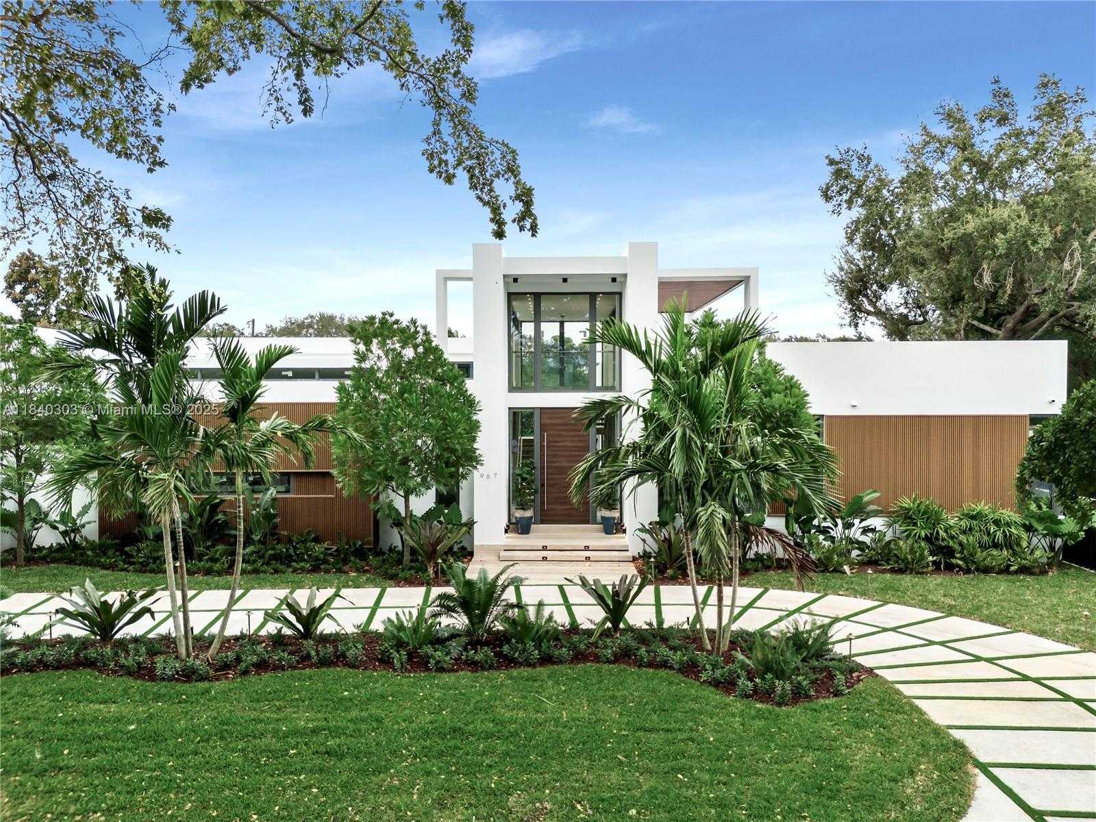 Small Image of 967 NORTH EAST 117TH ST, Biscayne Park Number 59