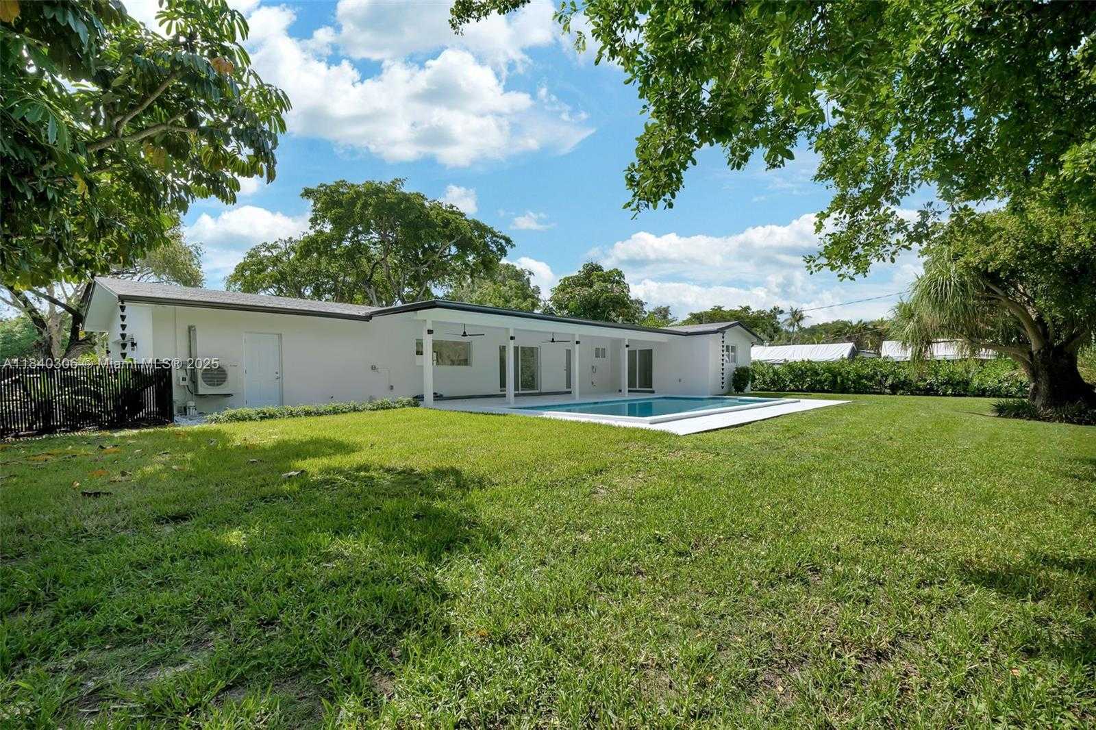 Small Image of 14700 SOUTH WEST 83RD PL, Palmetto Bay Number 27