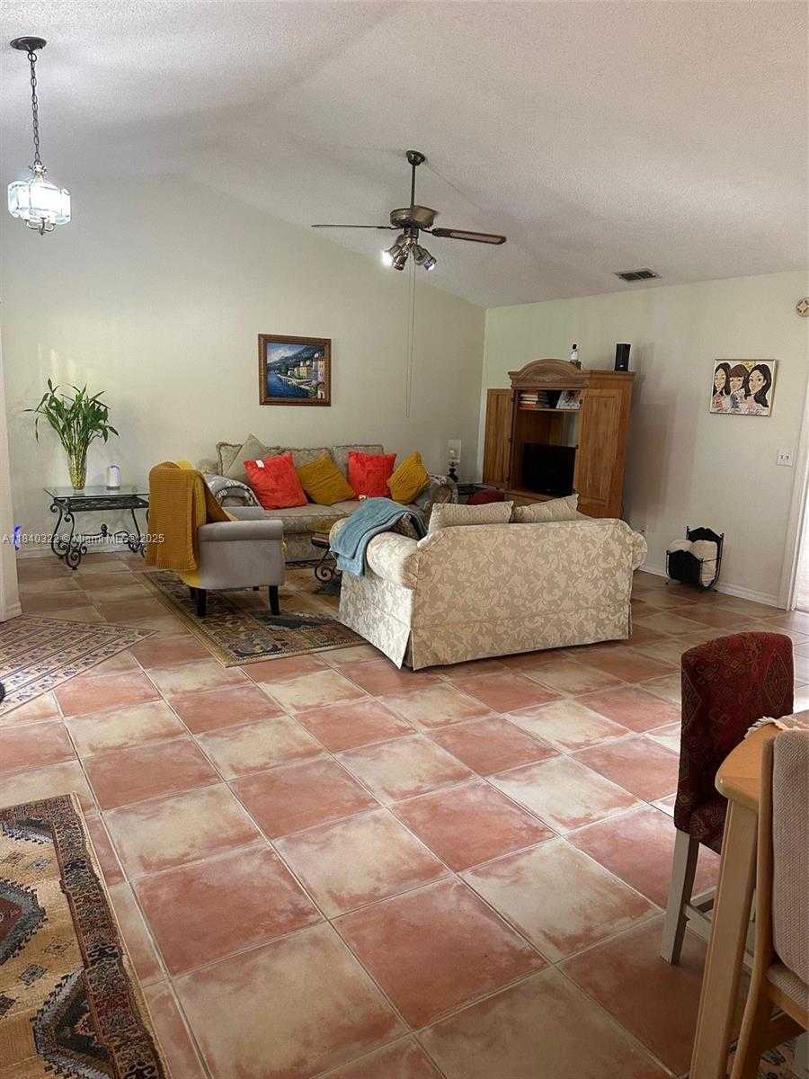 Small Image of 8107 MARCELLA, Orlando Number 4