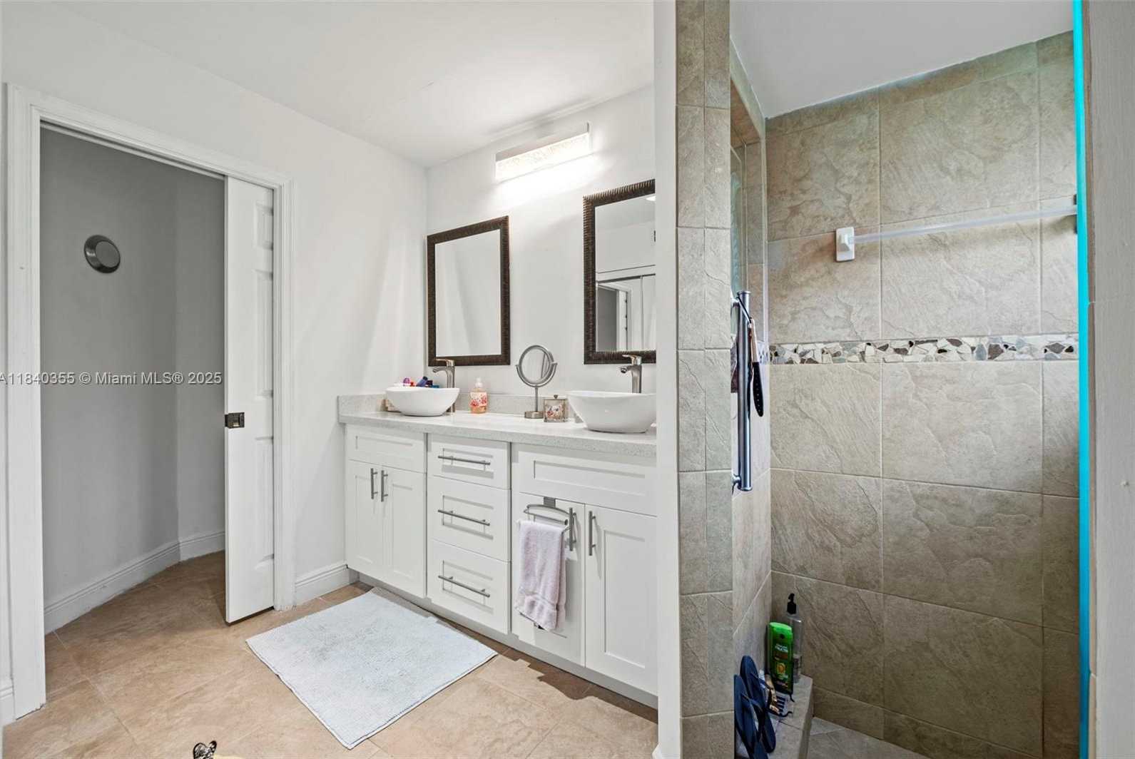 Small Image of 9384 NORTH WEST 8TH CIR, Plantation Number 14