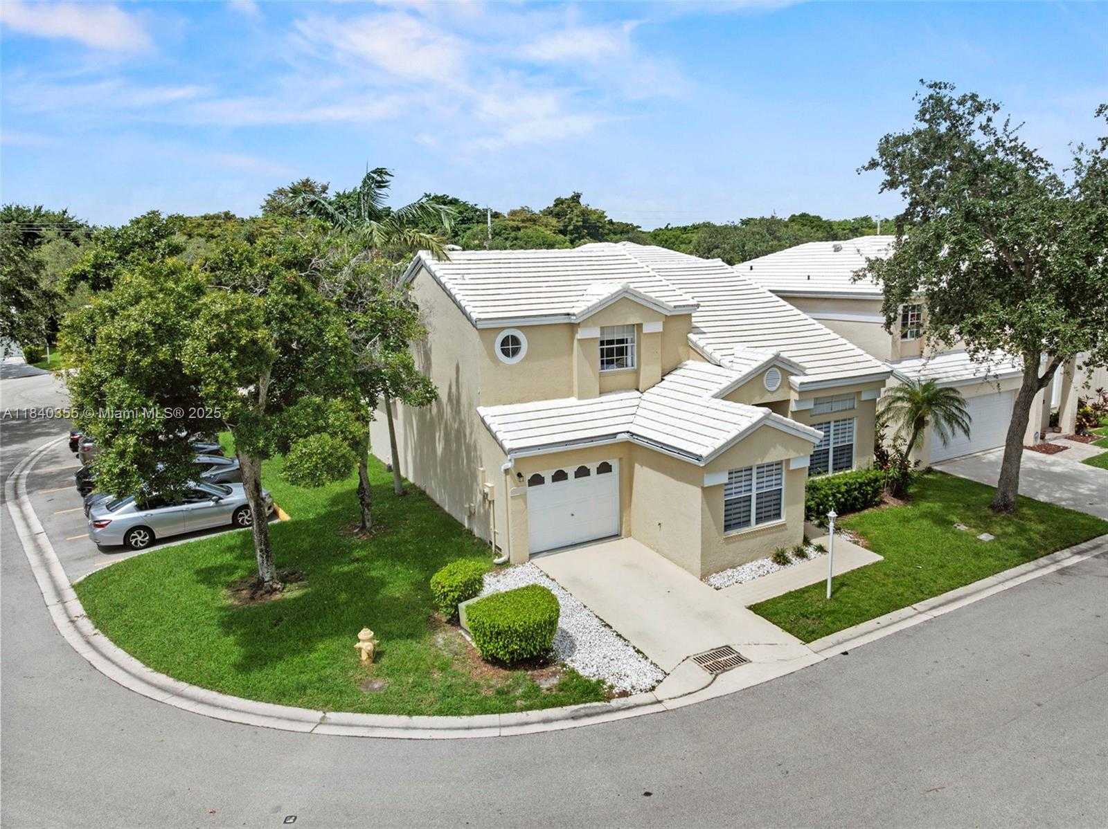 Small Image of 9384 NORTH WEST 8TH CIR, Plantation Number 26