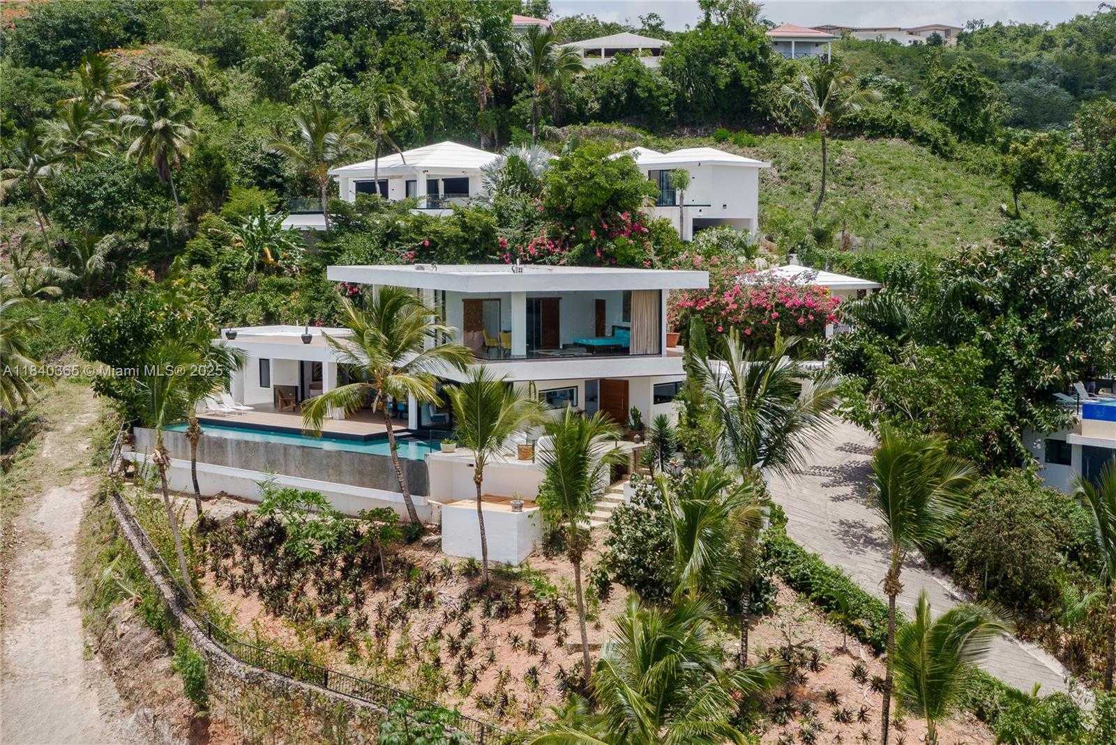 Small Image of LAS TERRENAS, SAMANA, Out of City Number 22