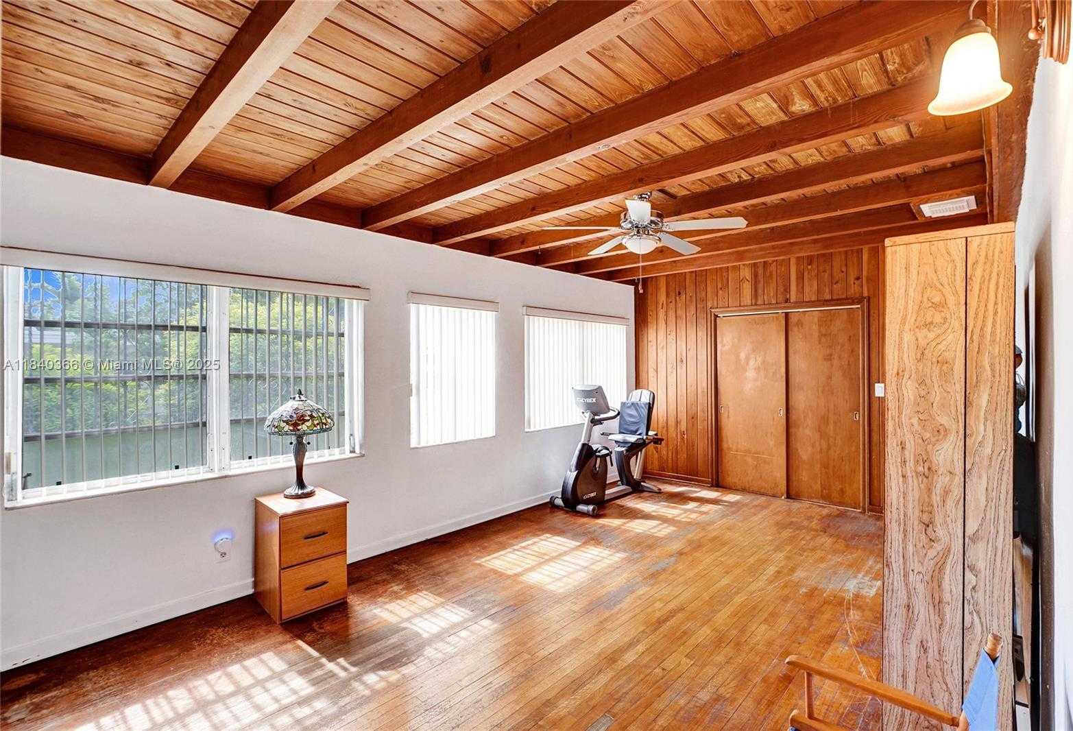 Small Image of 105 NORTH WEST 32ND PL, Miami Number 15