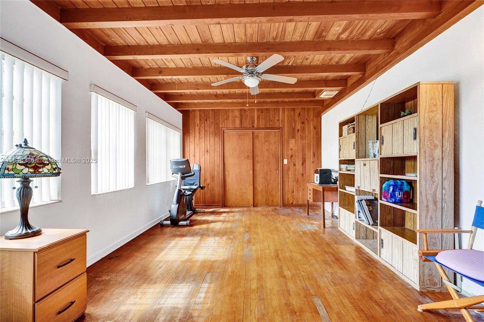Small Image of 105 NORTH WEST 32ND PL, Miami Number 16