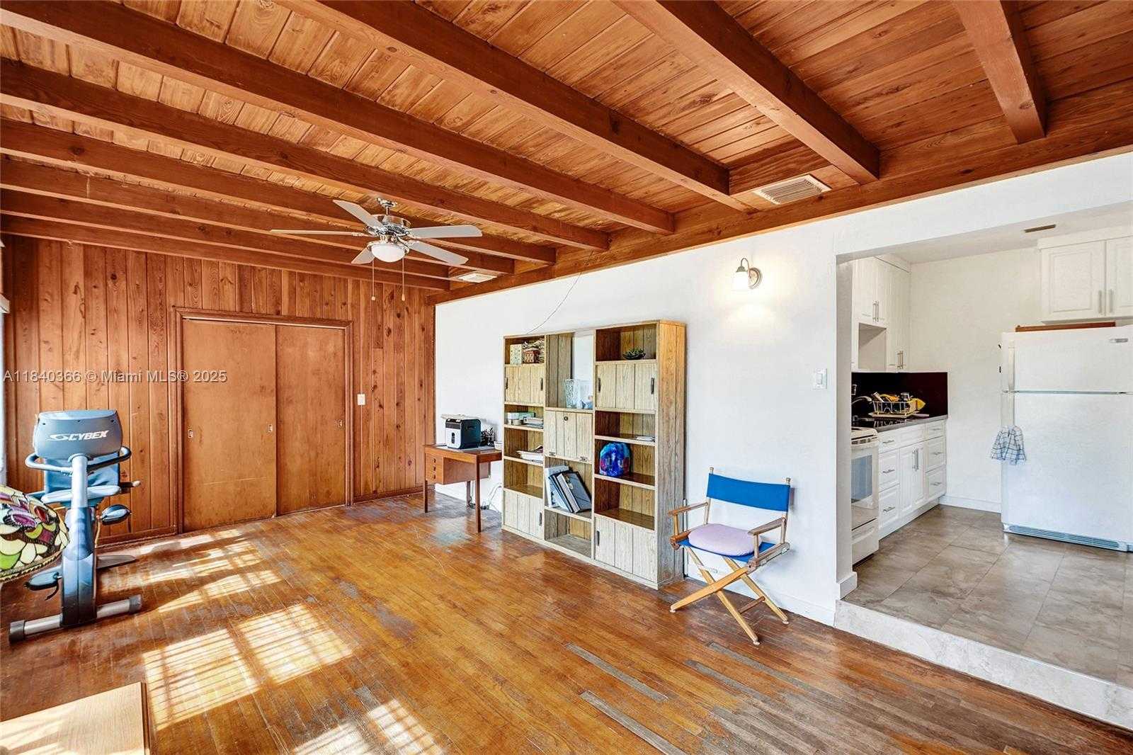 Small Image of 105 NORTH WEST 32ND PL, Miami Number 17