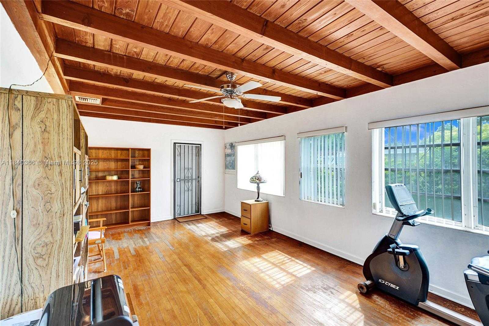 Small Image of 105 NORTH WEST 32ND PL, Miami Number 19
