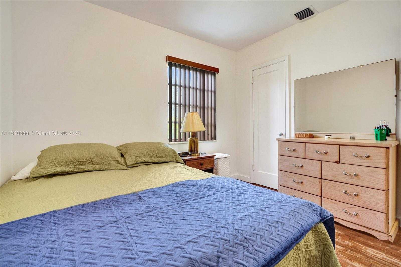 Small Image of 105 NORTH WEST 32ND PL, Miami Number 24