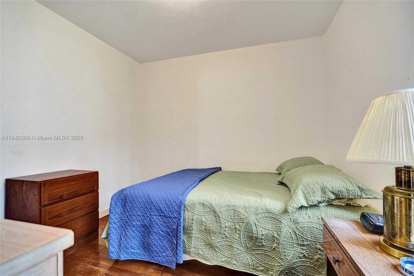 Small Image of 105 NORTH WEST 32ND PL, Miami Number 25