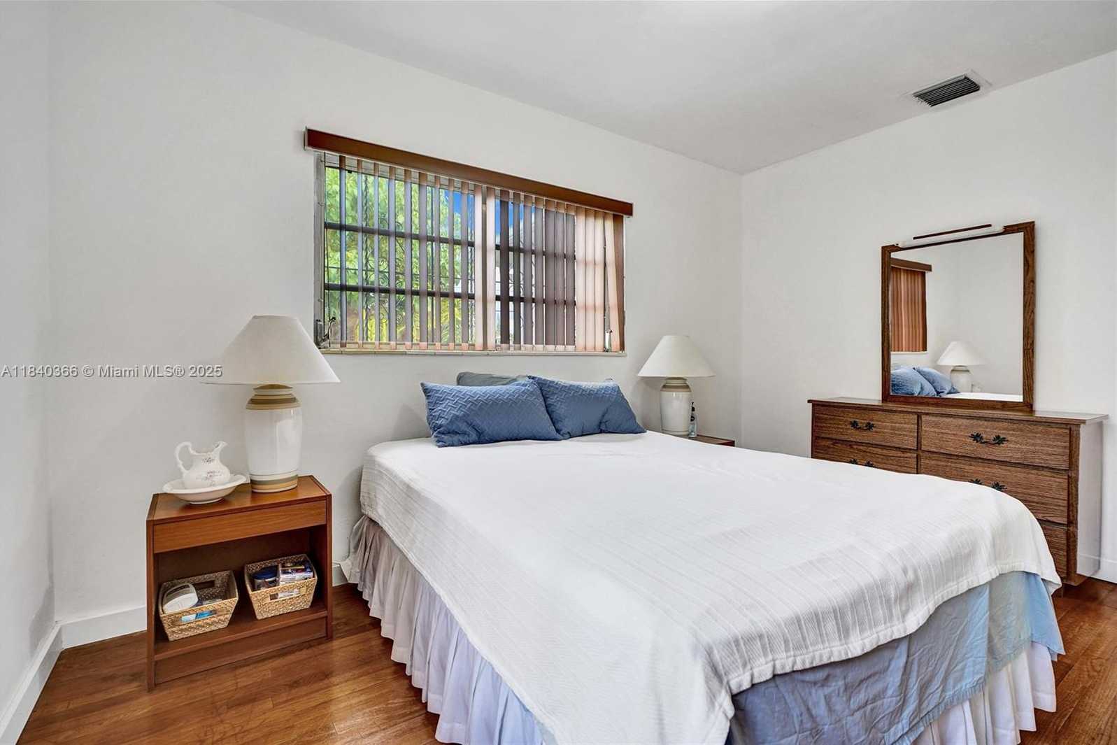 Small Image of 105 NORTH WEST 32ND PL, Miami Number 28