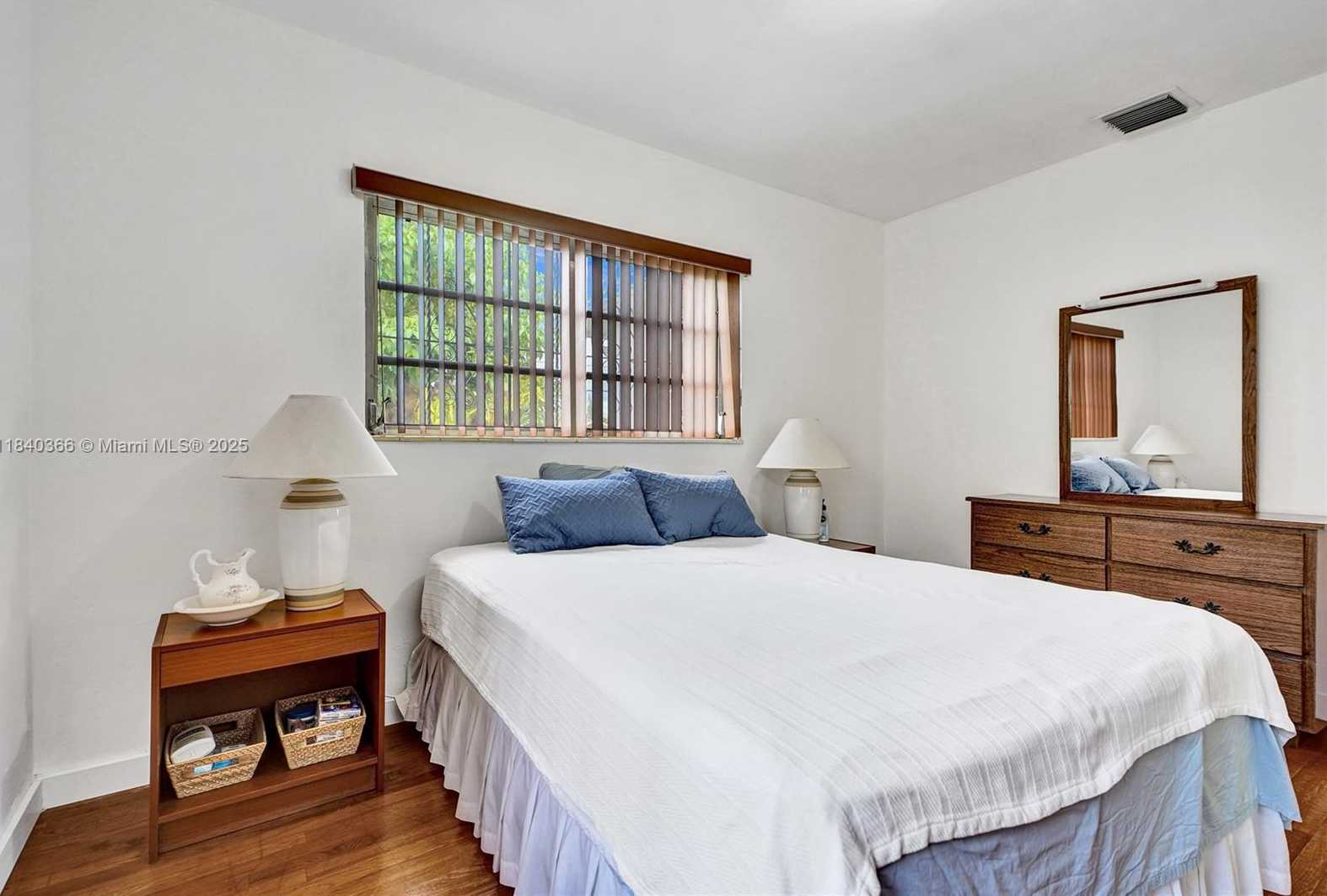 Small Image of 105 NORTH WEST 32ND PL, Miami Number 29