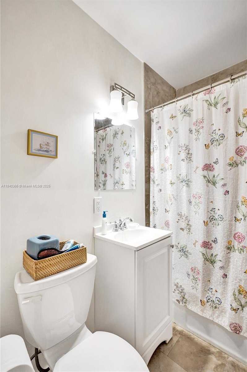 Small Image of 105 NORTH WEST 32ND PL, Miami Number 32