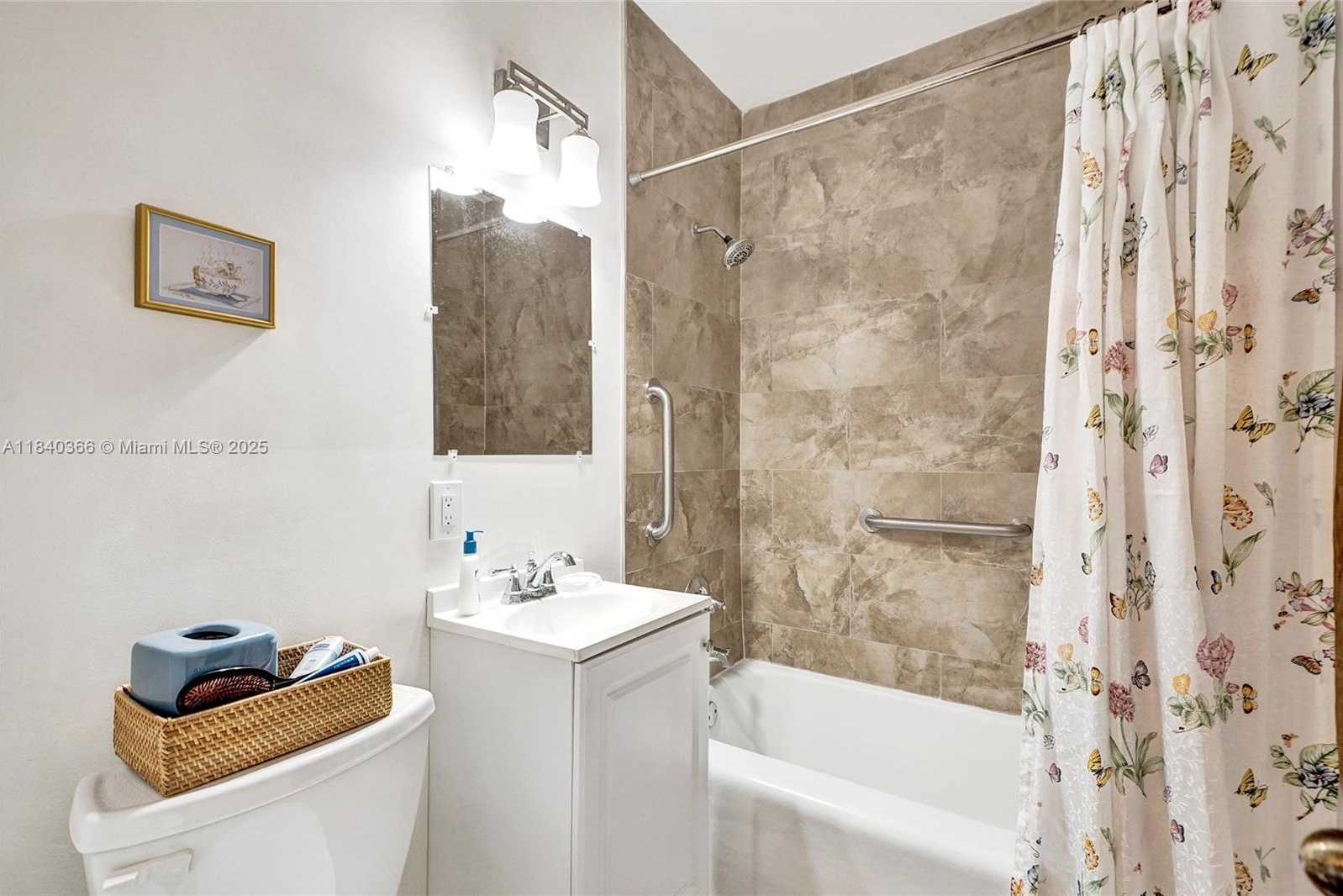 Small Image of 105 NORTH WEST 32ND PL, Miami Number 33