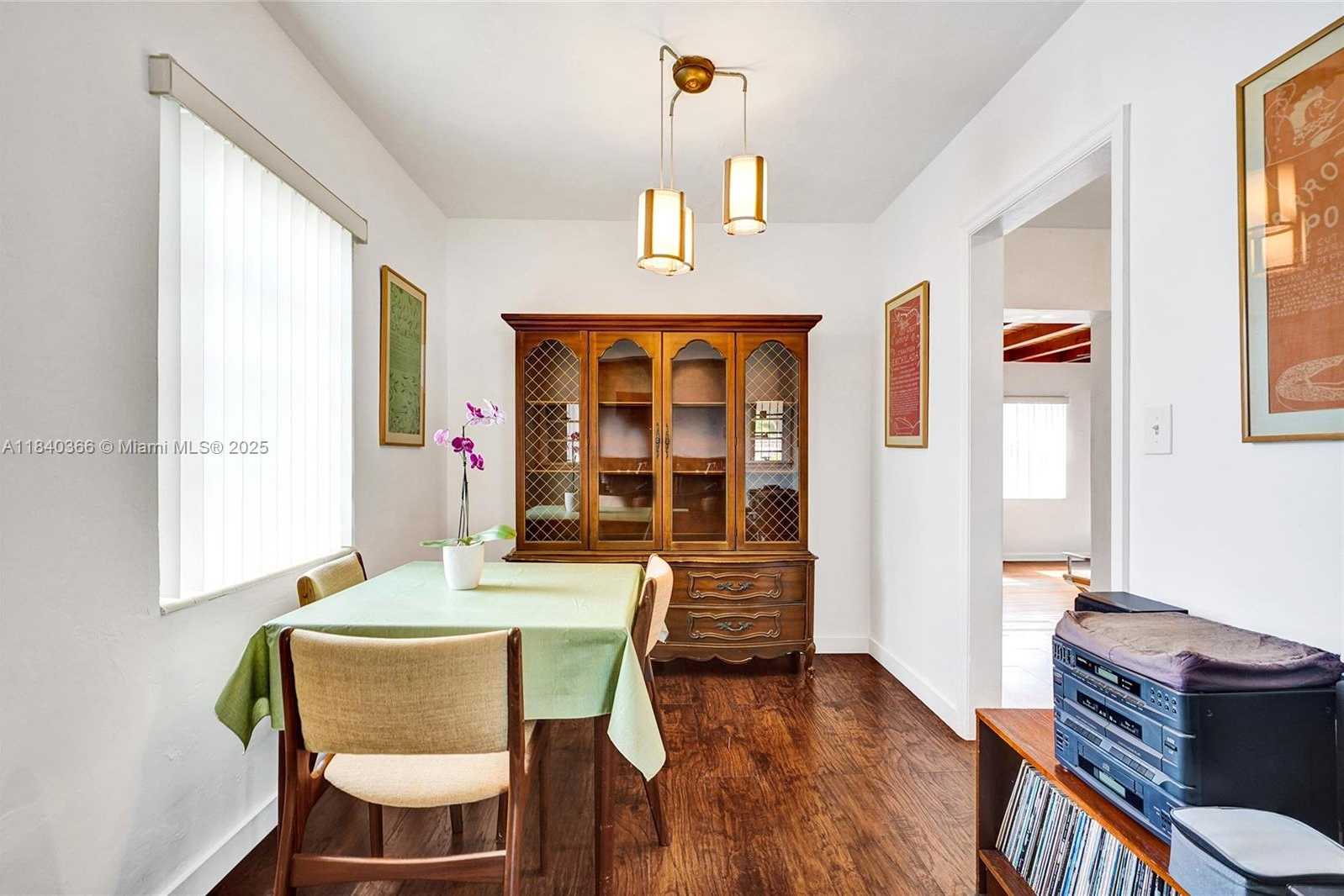 Small Image of 105 NORTH WEST 32ND PL, Miami Number 35