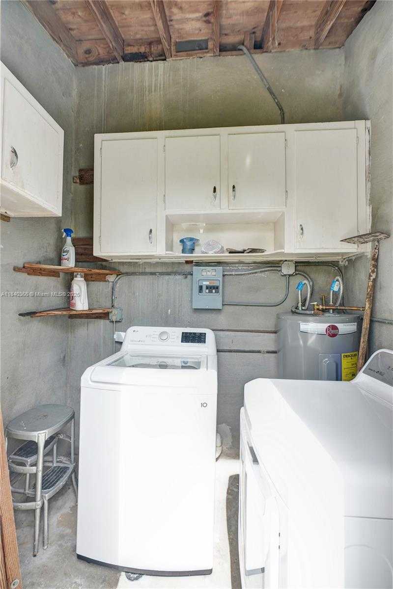 Small Image of 105 NORTH WEST 32ND PL, Miami Number 38