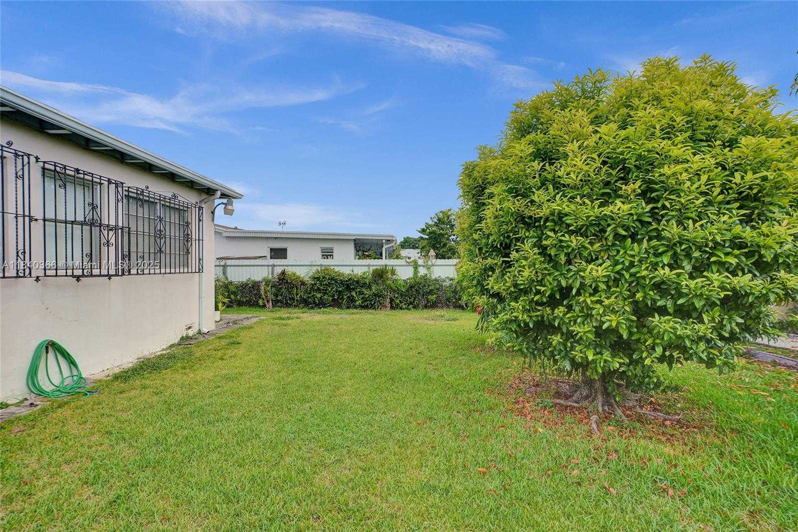 Small Image of 105 NORTH WEST 32ND PL, Miami Number 8