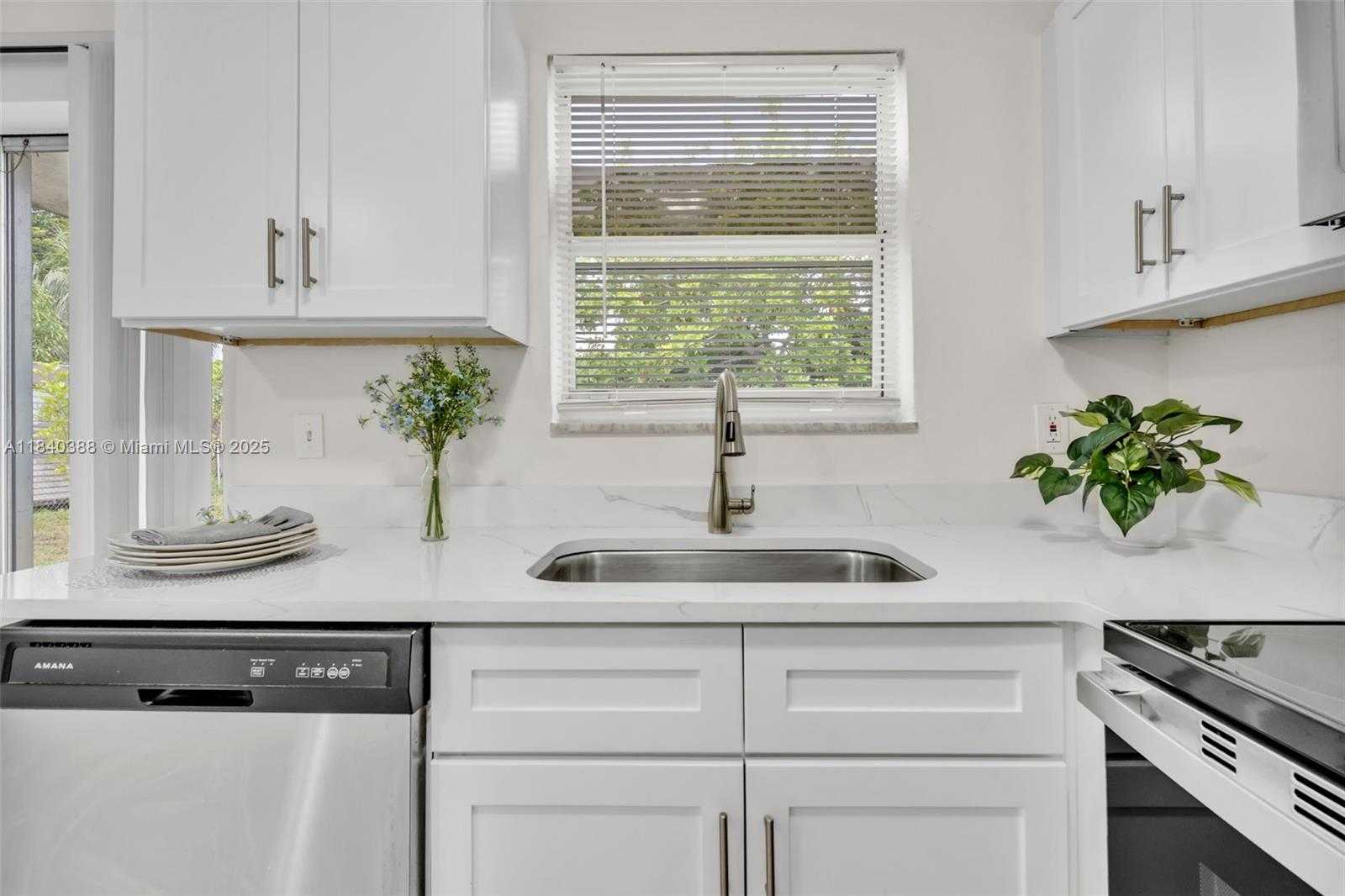 Small Image of 451 SOUTH WEST 28TH AVE, Fort Lauderdale Number 12