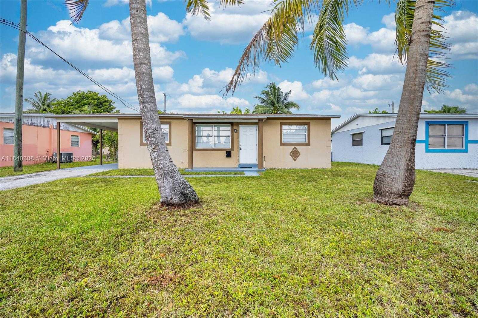 Small Image of 451 SOUTH WEST 28TH AVE, Fort Lauderdale Number 2