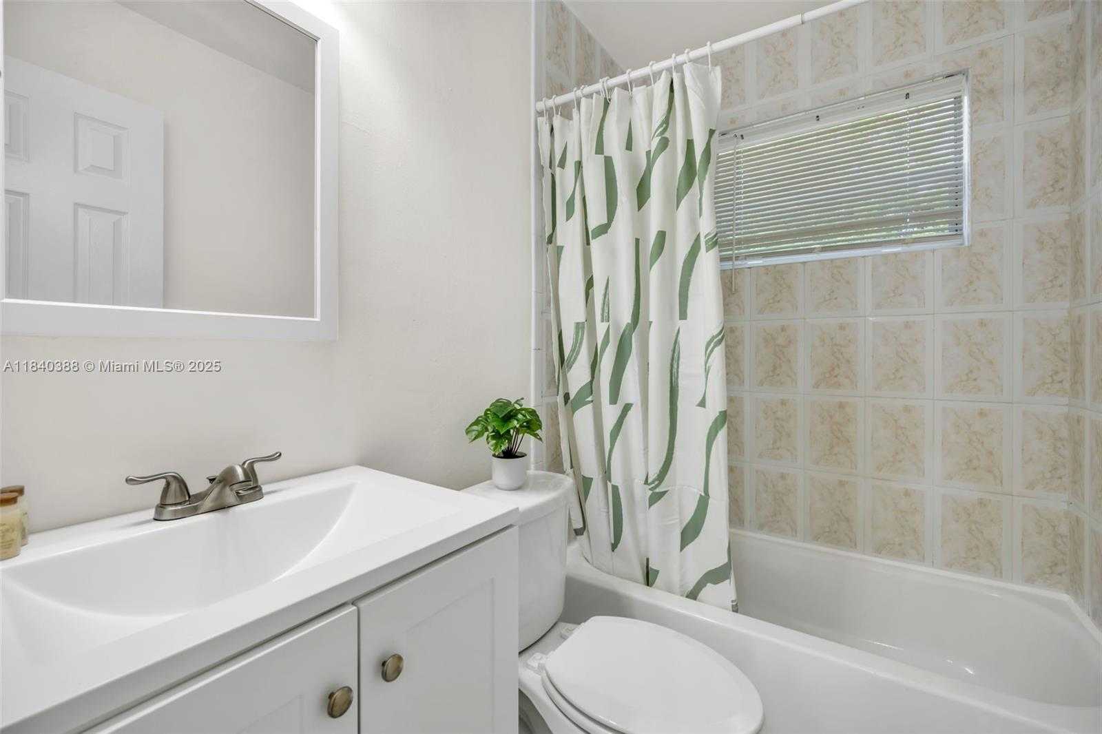 Small Image of 451 SOUTH WEST 28TH AVE, Fort Lauderdale Number 25