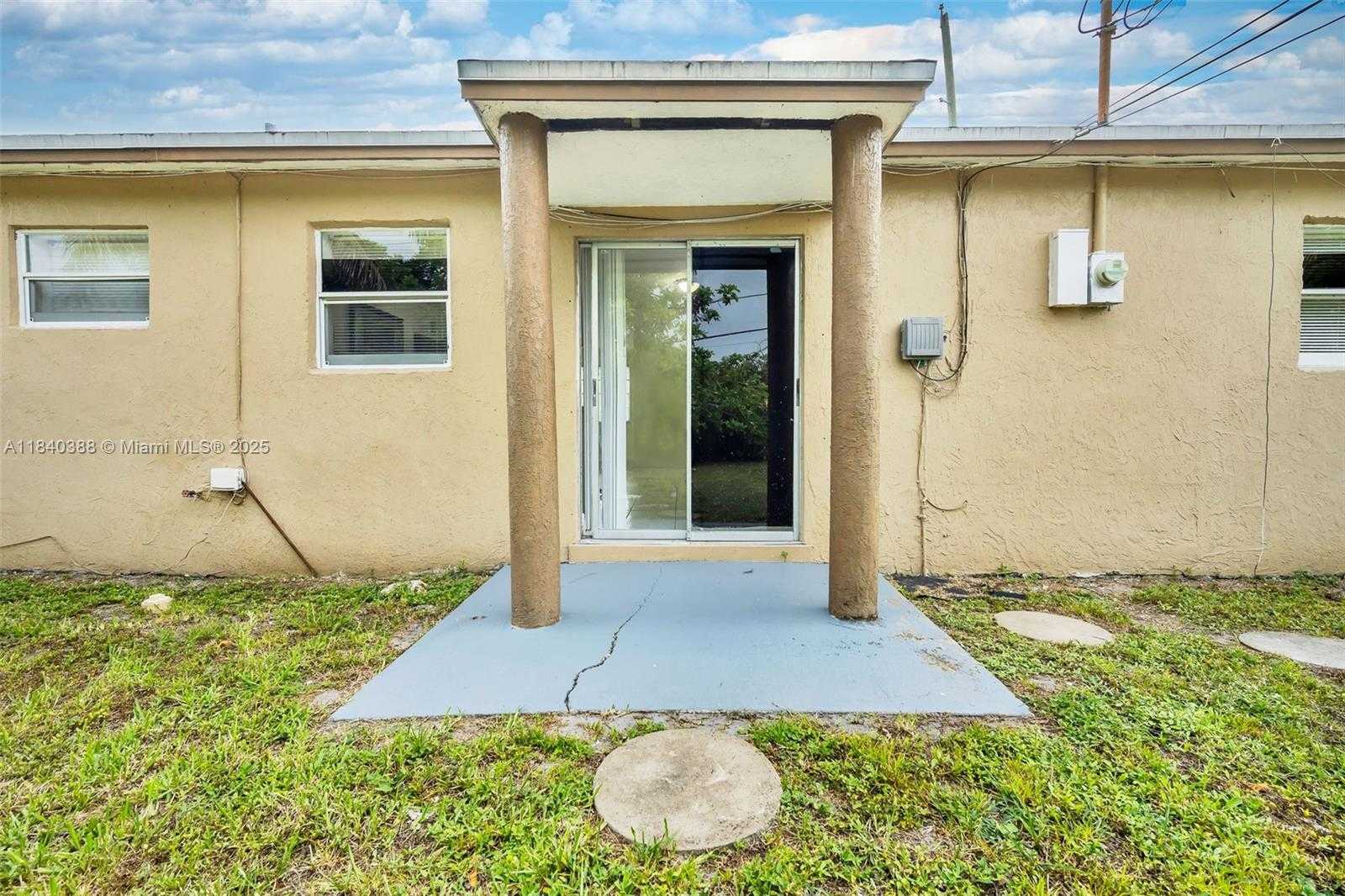 Small Image of 451 SOUTH WEST 28TH AVE, Fort Lauderdale Number 31