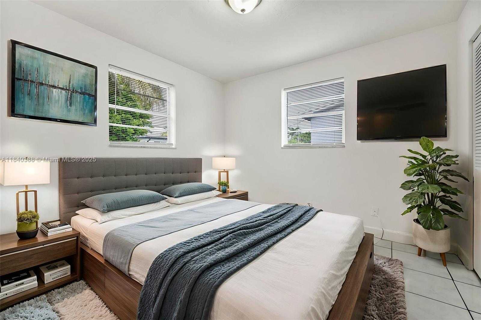 Small Image of 451 SOUTH WEST 28TH AVE, Fort Lauderdale Number 7