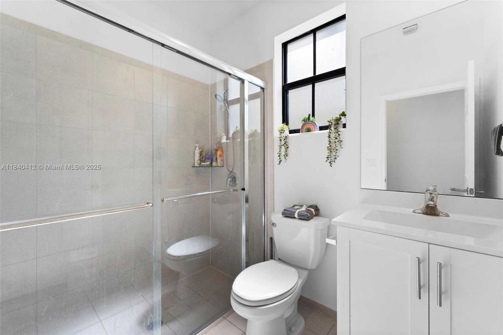 Small Image of 3419 WEST 109TH PL, Hialeah Number 12