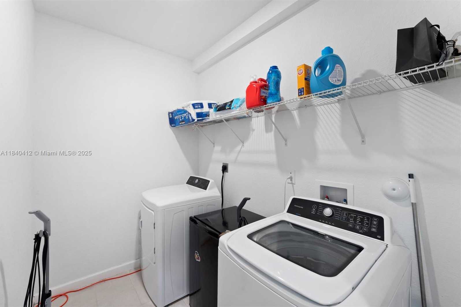 Small Image of 3419 WEST 109TH PL, Hialeah Number 20