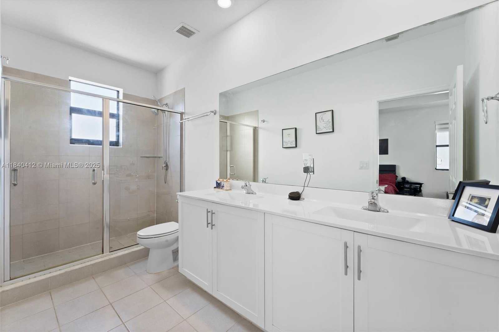 Small Image of 3419 WEST 109TH PL, Hialeah Number 23