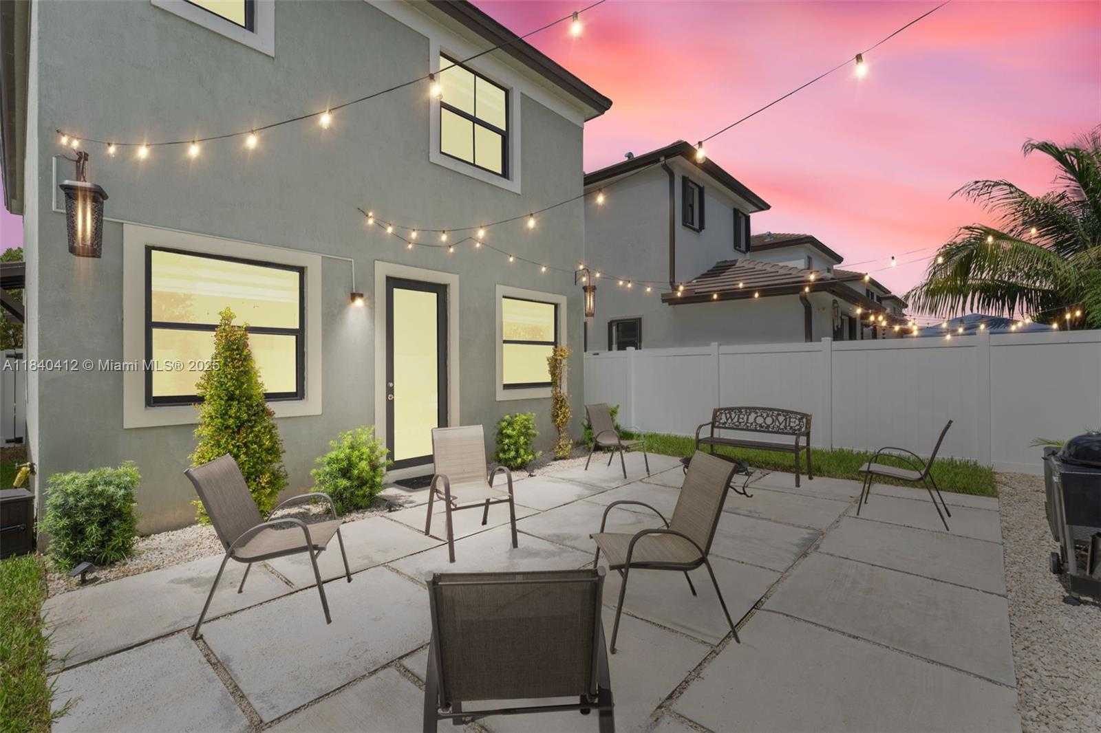 Small Image of 3419 WEST 109TH PL, Hialeah Number 26