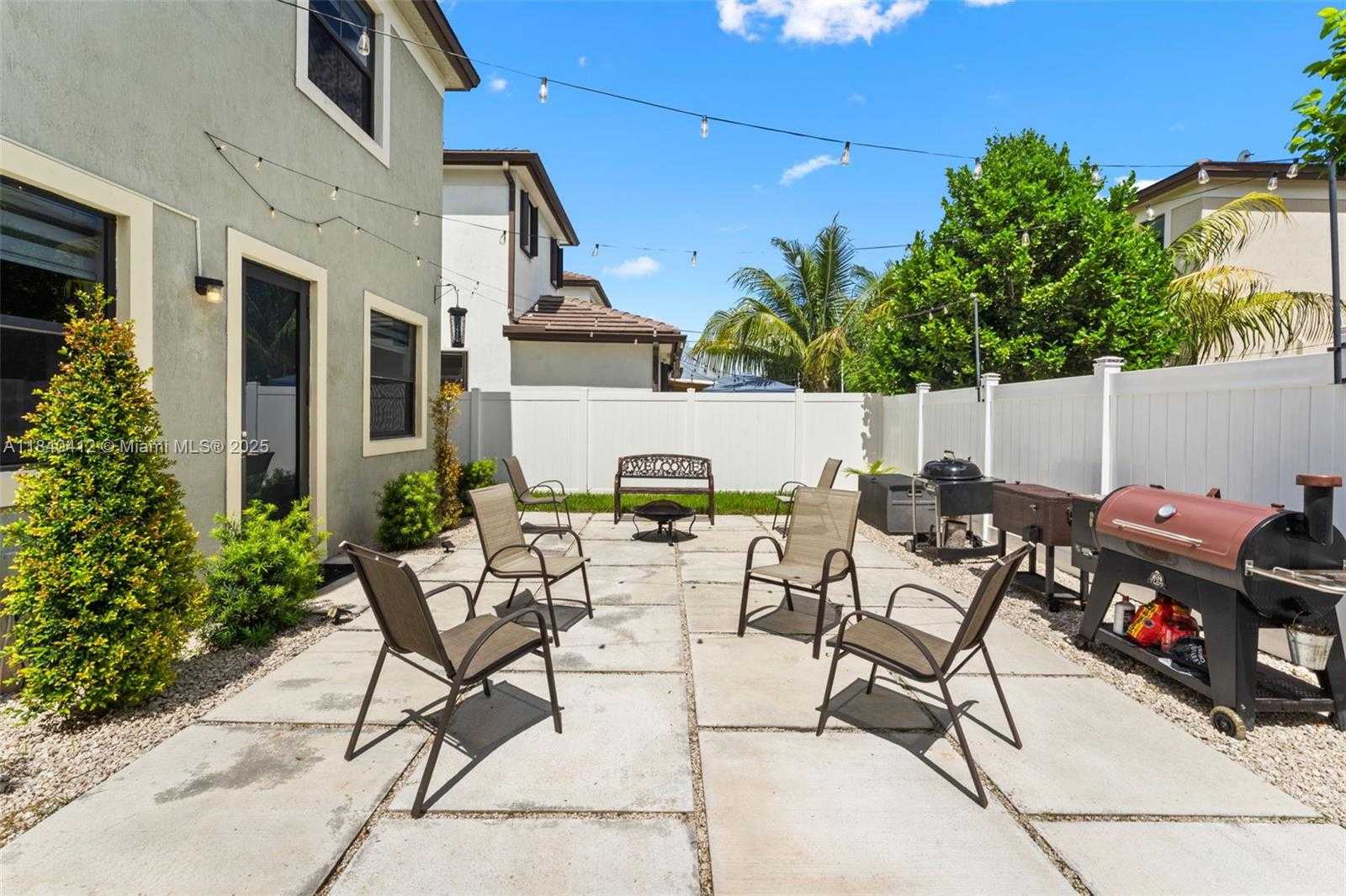 Small Image of 3419 WEST 109TH PL, Hialeah Number 27