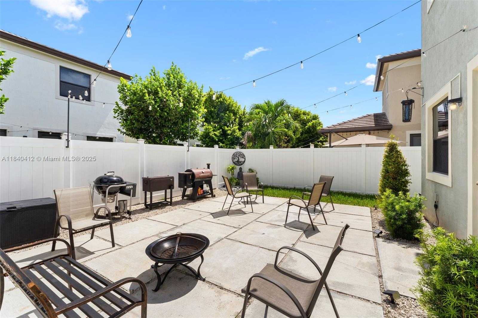 Small Image of 3419 WEST 109TH PL, Hialeah Number 28
