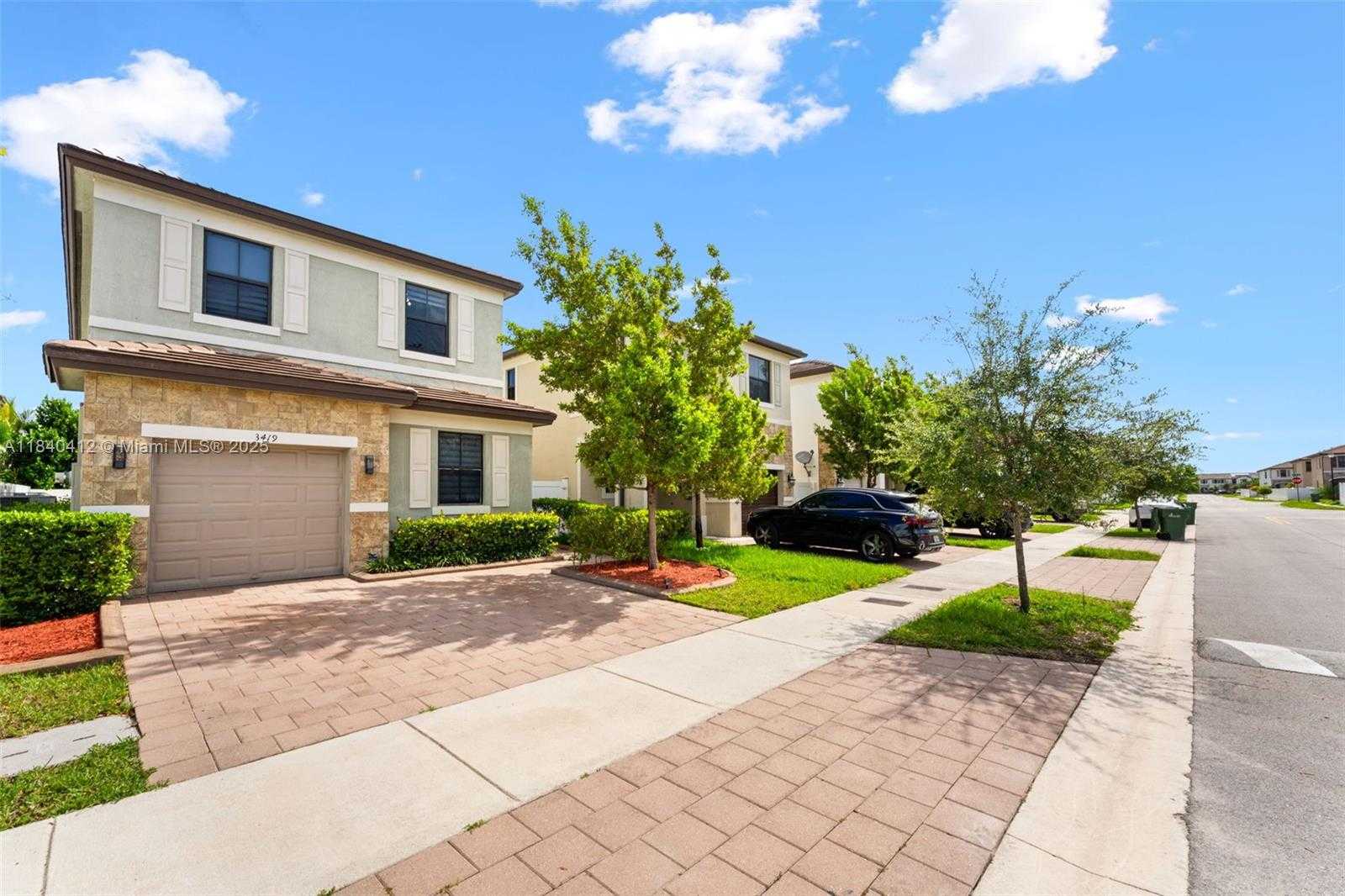 Small Image of 3419 WEST 109TH PL, Hialeah Number 3