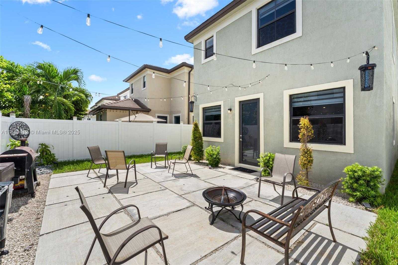 Small Image of 3419 WEST 109TH PL, Hialeah Number 30