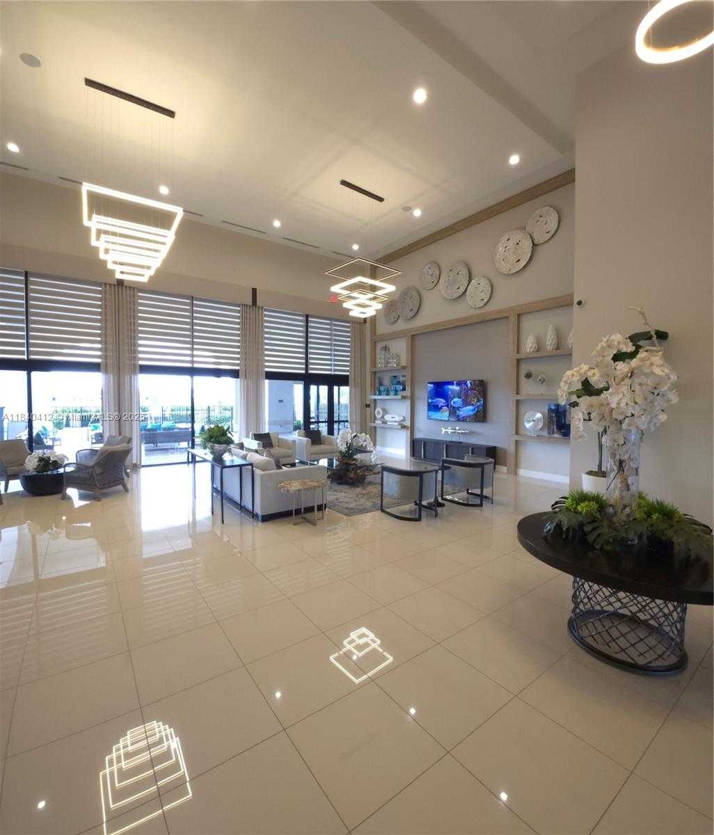 Small Image of 3419 WEST 109TH PL, Hialeah Number 34