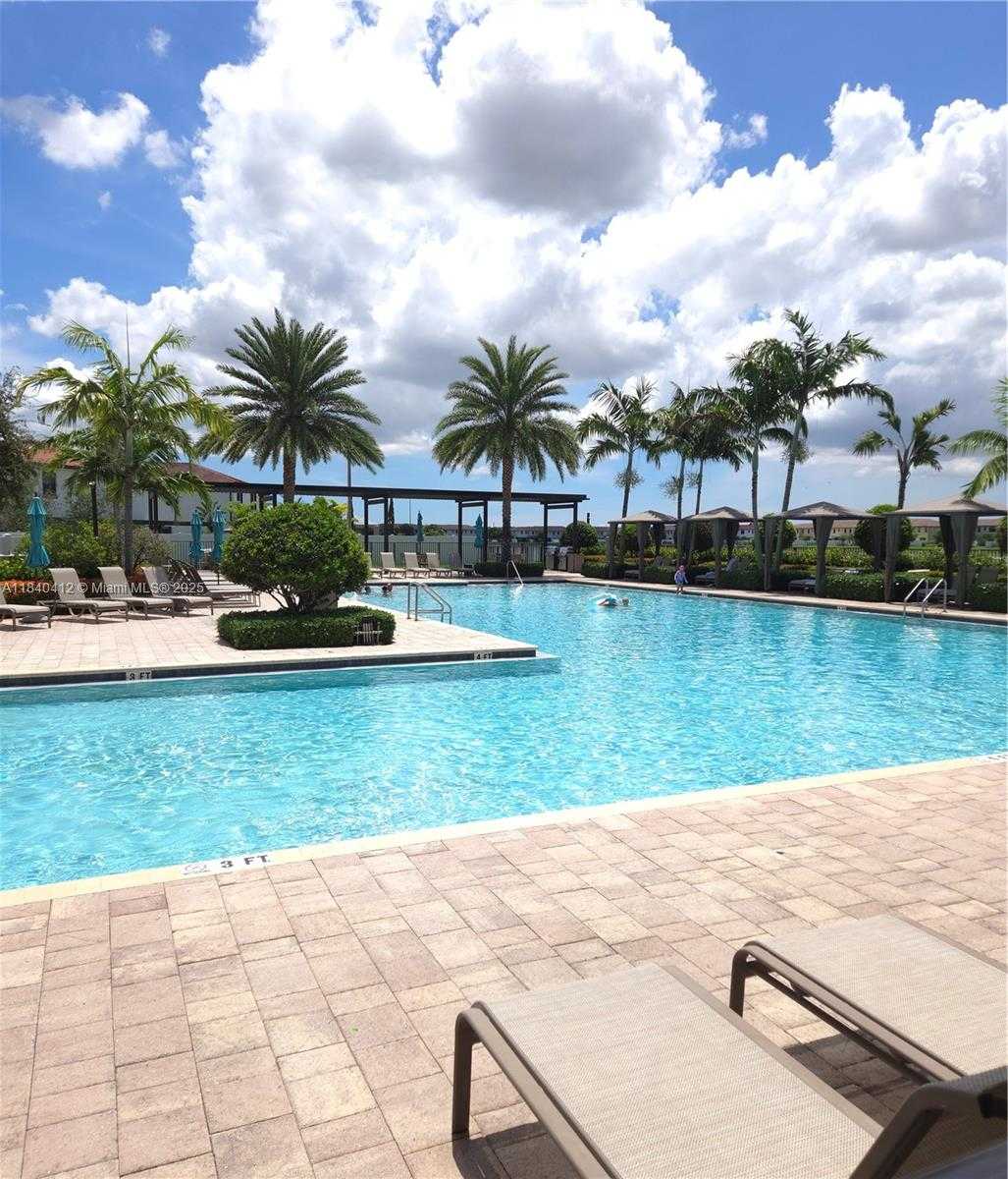 Small Image of 3419 WEST 109TH PL, Hialeah Number 43