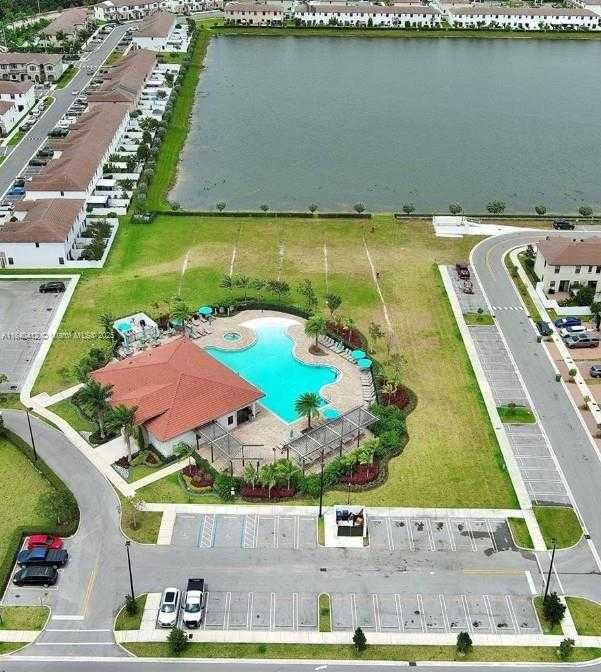 Small Image of 3419 WEST 109TH PL, Hialeah Number 49