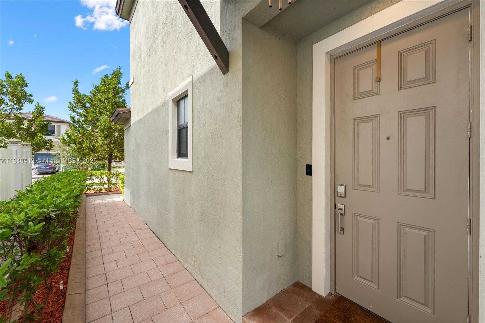 Small Image of 3419 WEST 109TH PL, Hialeah Number 5